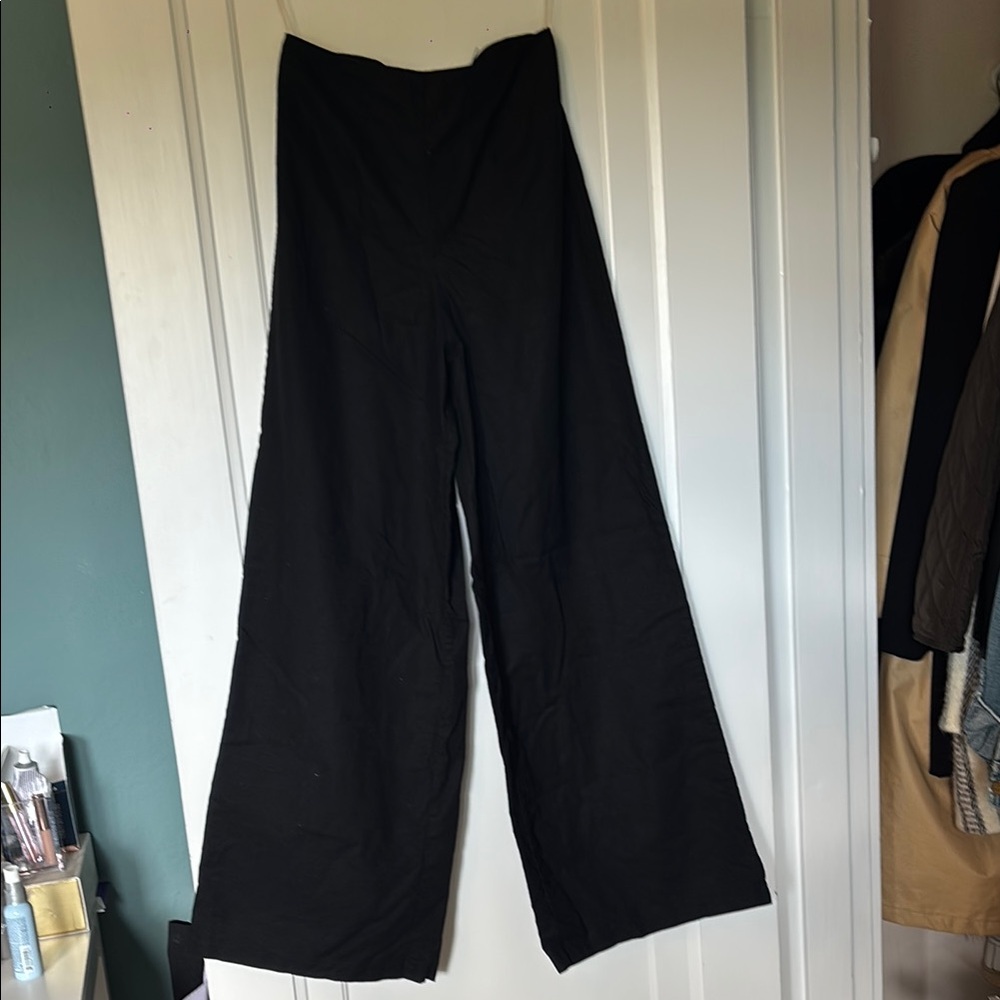Elegant Black Wide-Leg High-Waisted Pants